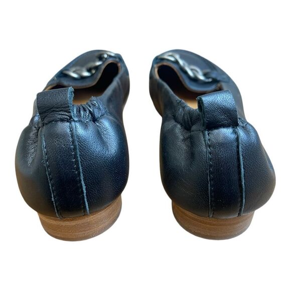 New Sofft Kadyn Black Leather Loafers Silver Chain Size 9 Classic Preppy Office - Picture 3 of 8